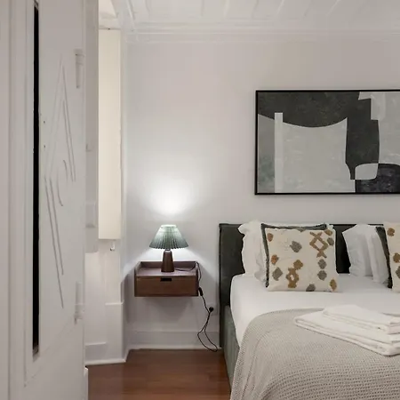 Master Historical Gem In Alfama Apartment *